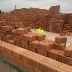 Interlocking Bricks Machine